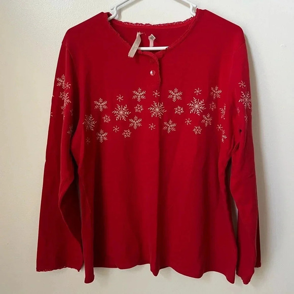 Victoria’s Secret Country Red Long Sleeve PJ Top with Snowflakes - Picture 1 of 6